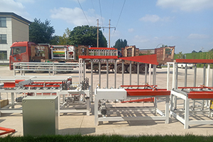 覆膜板生產線發(fā)貨